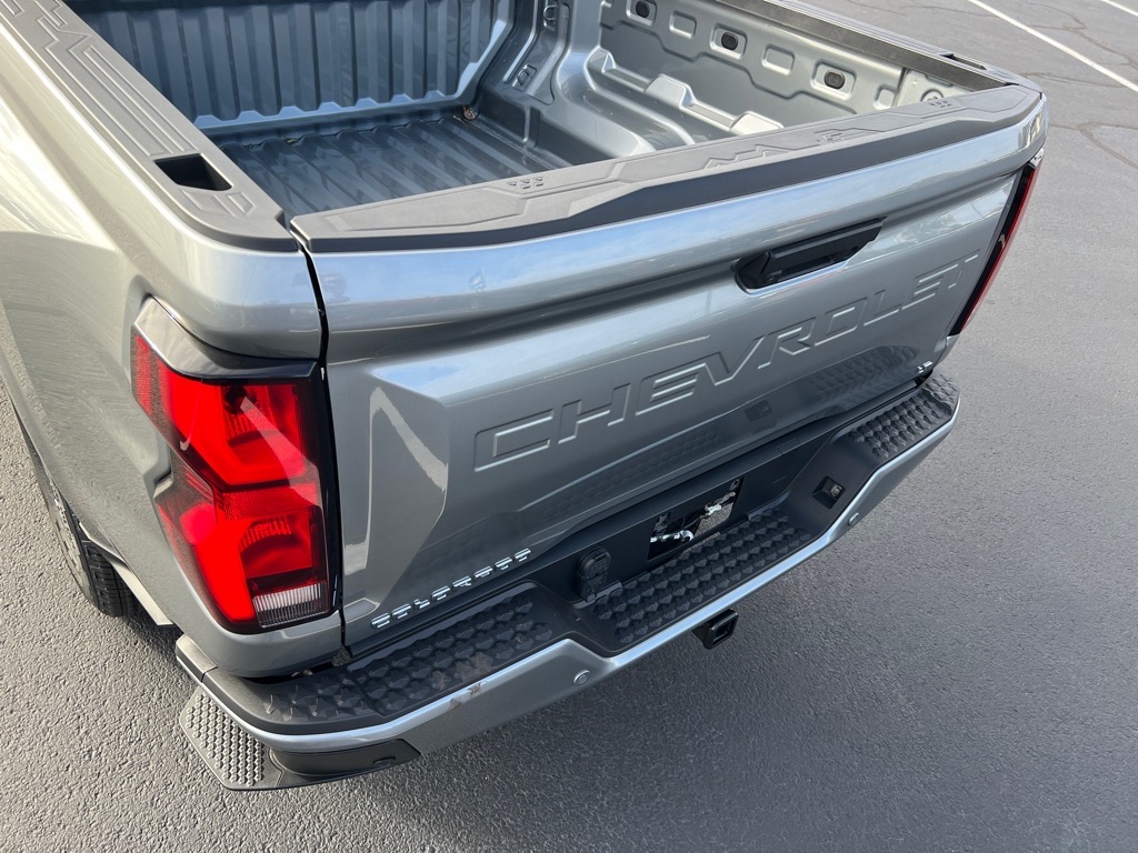 Vehicle image 25 of 26