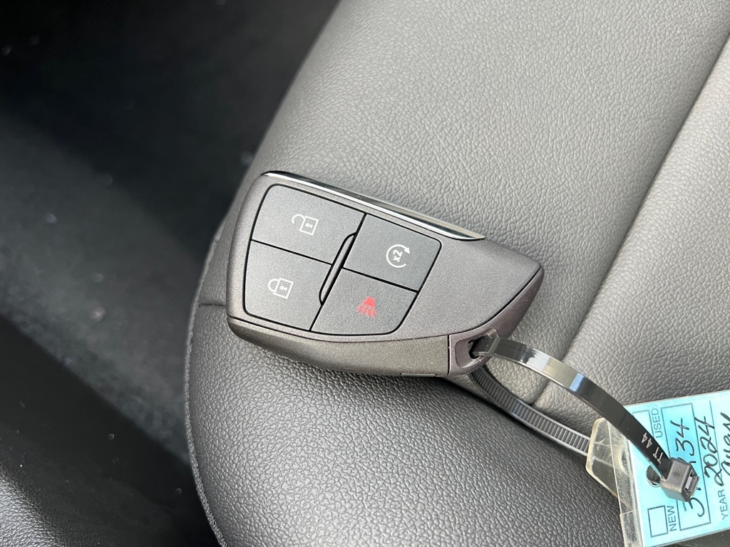 Vehicle image 18 of 26