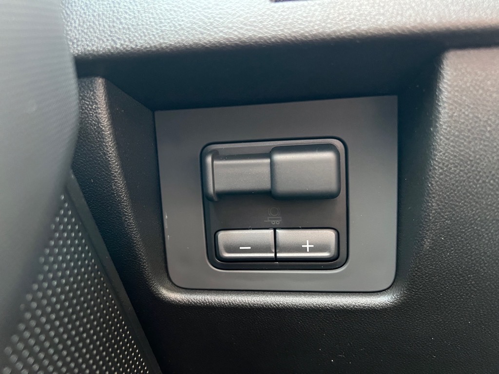 Vehicle image 17 of 26