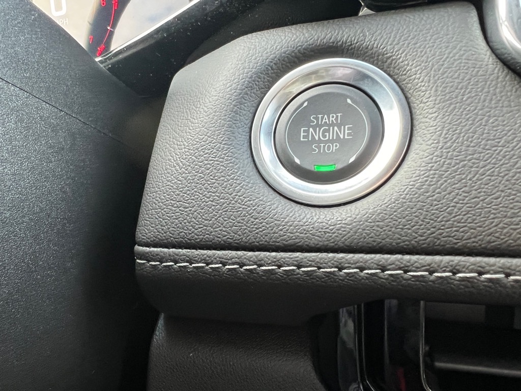 Vehicle image 13 of 26