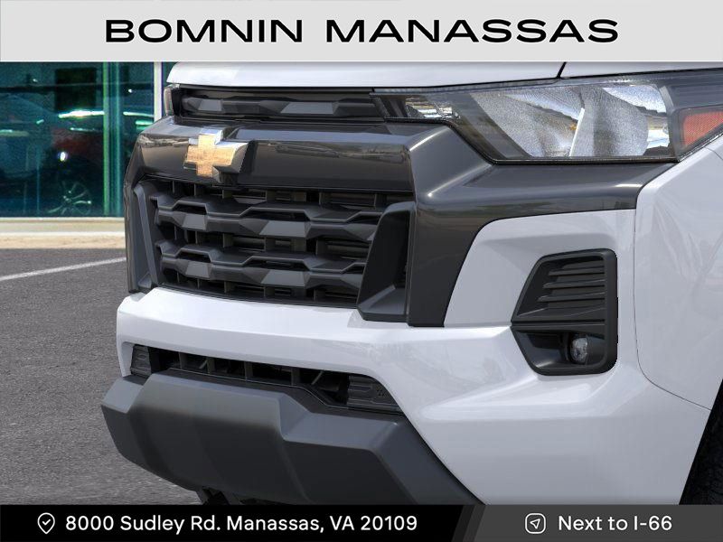 Vehicle image 13 of 24