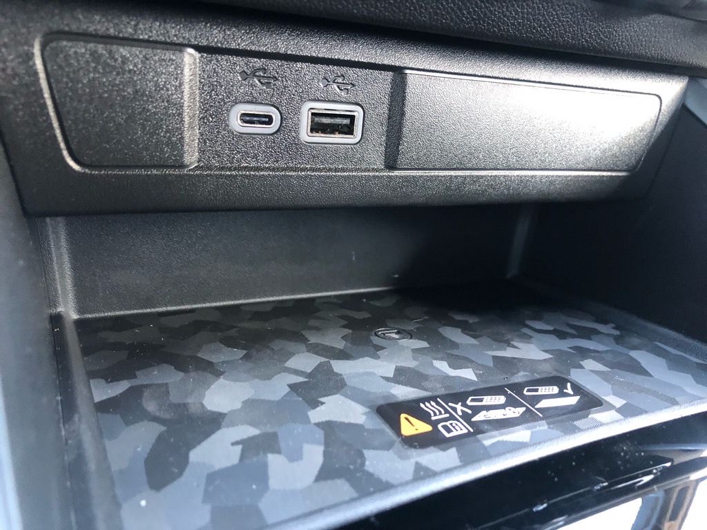 Vehicle image 15 of 21