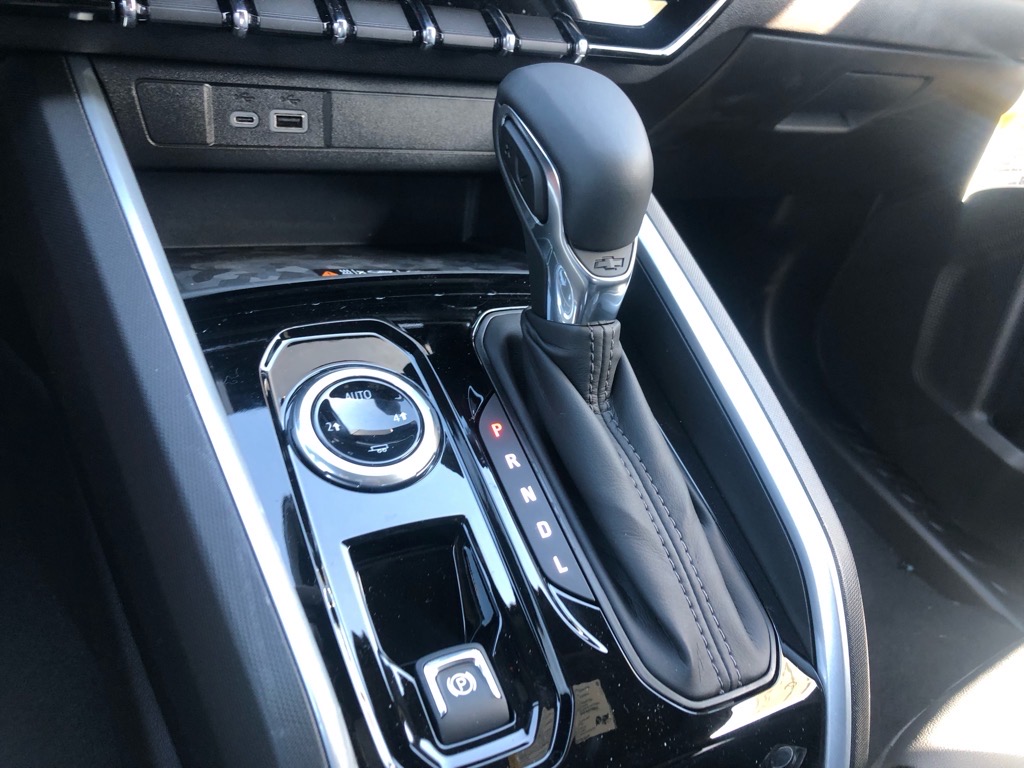 Vehicle image 13 of 21