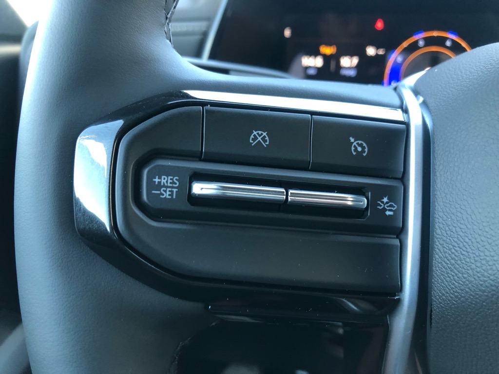 Vehicle image 16 of 21