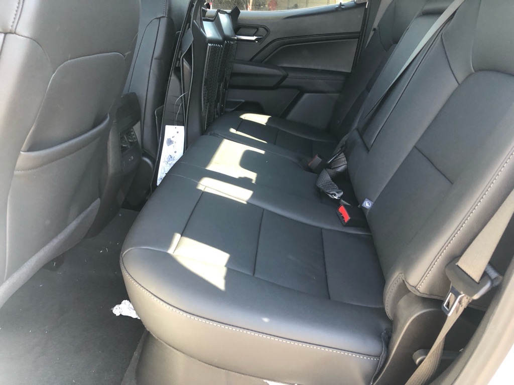 Vehicle image 10 of 21