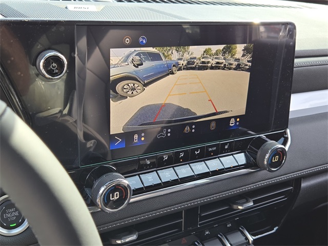 Vehicle image 13 of 15