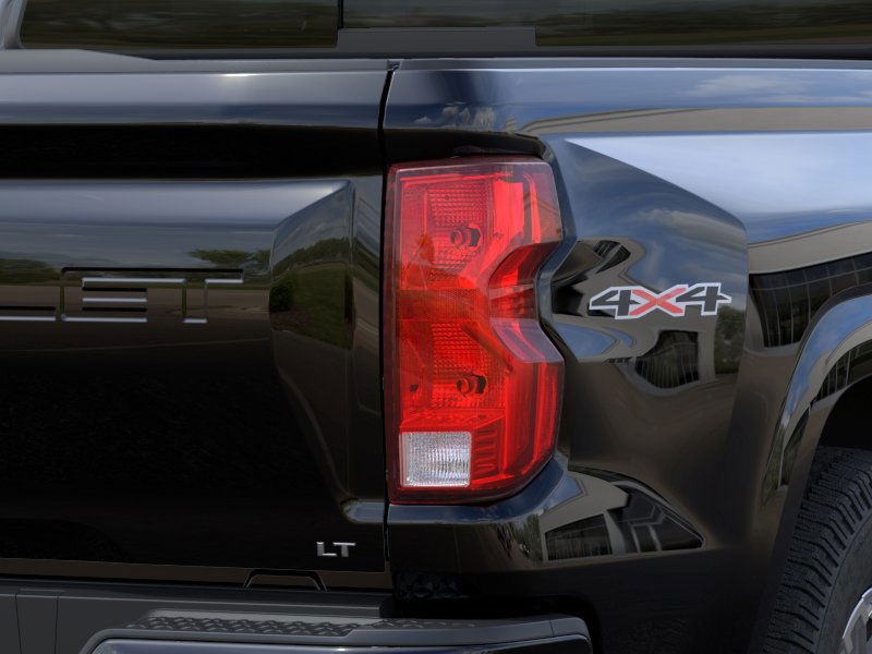 Vehicle image 11 of 24