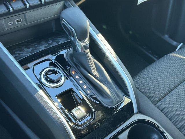 Vehicle image 28 of 35