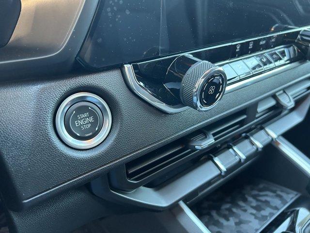 Vehicle image 23 of 31