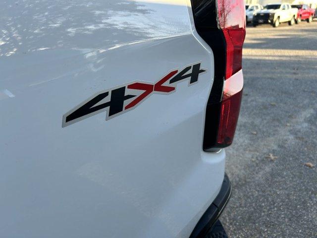 Vehicle image 16 of 31