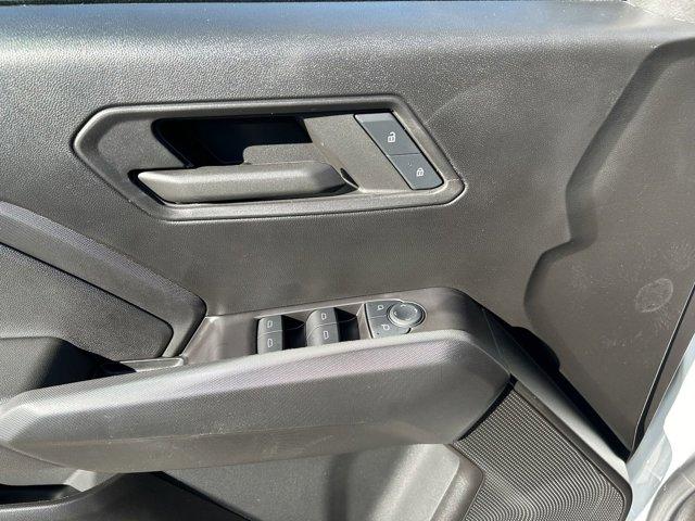 Vehicle image 17 of 31