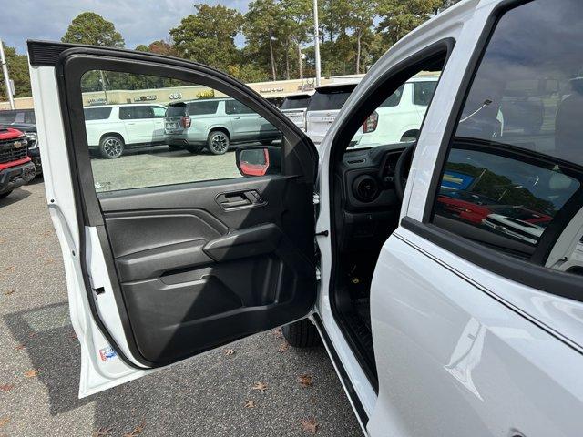Vehicle image 17 of 32