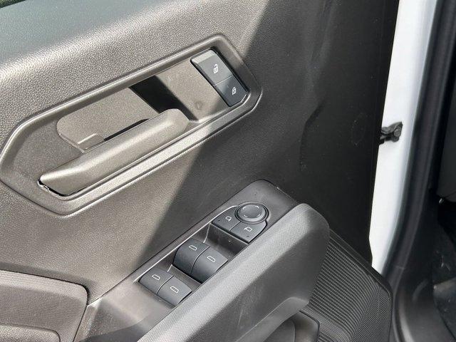 Vehicle image 18 of 32