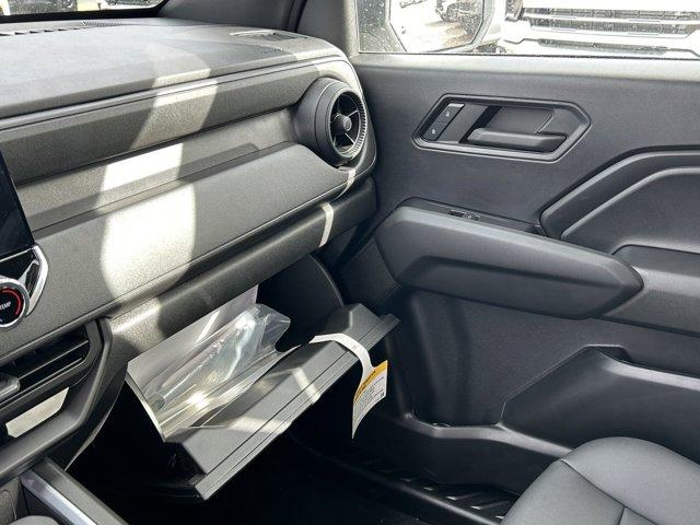 Vehicle image 26 of 32