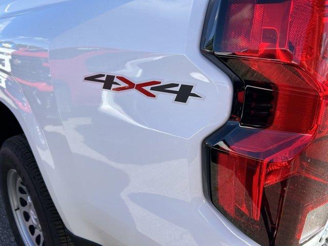 Vehicle image 14 of 16