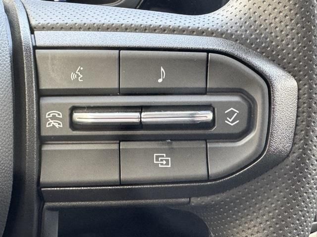 Vehicle image 34 of 37