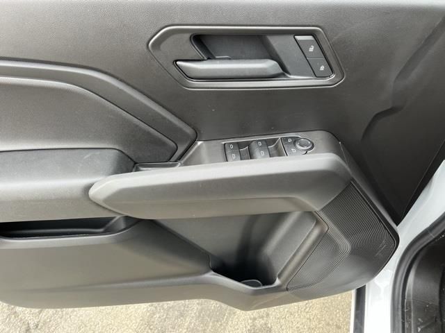 Vehicle image 19 of 37