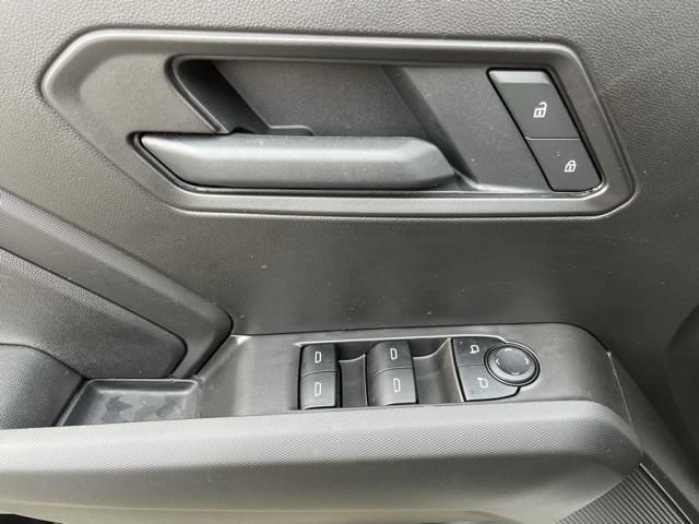 Vehicle image 18 of 37