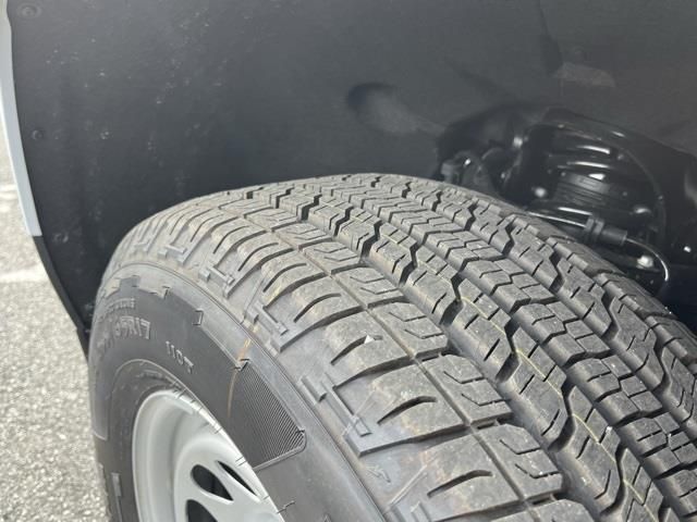Vehicle image 15 of 37