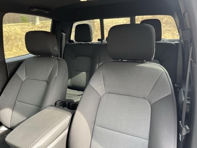 Vehicle image 27 of 37