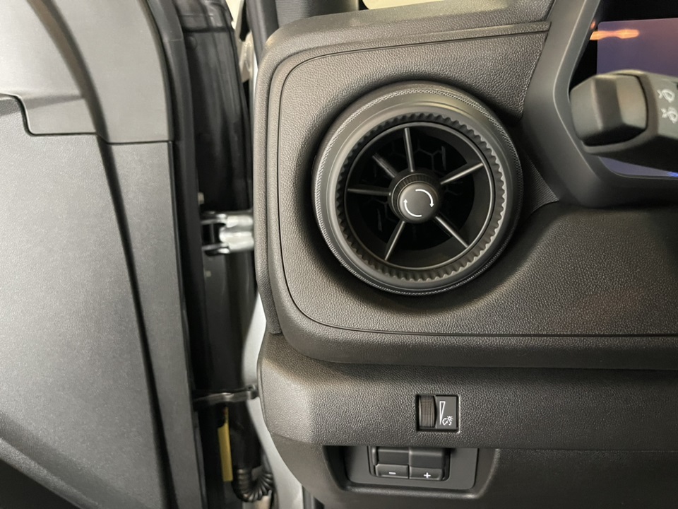 Vehicle image 24 of 29