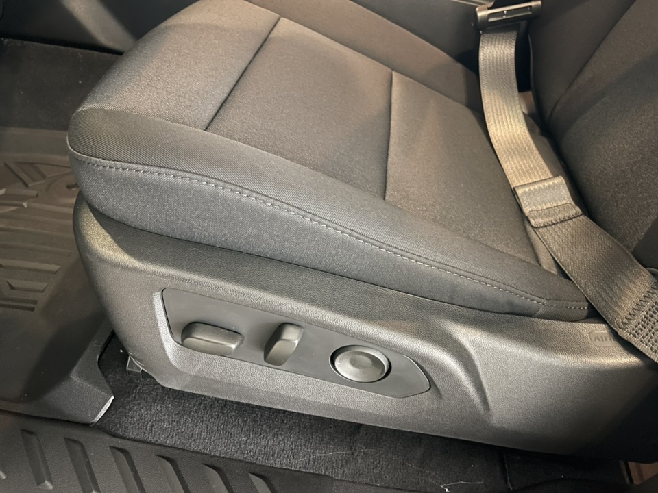 Vehicle image 17 of 29