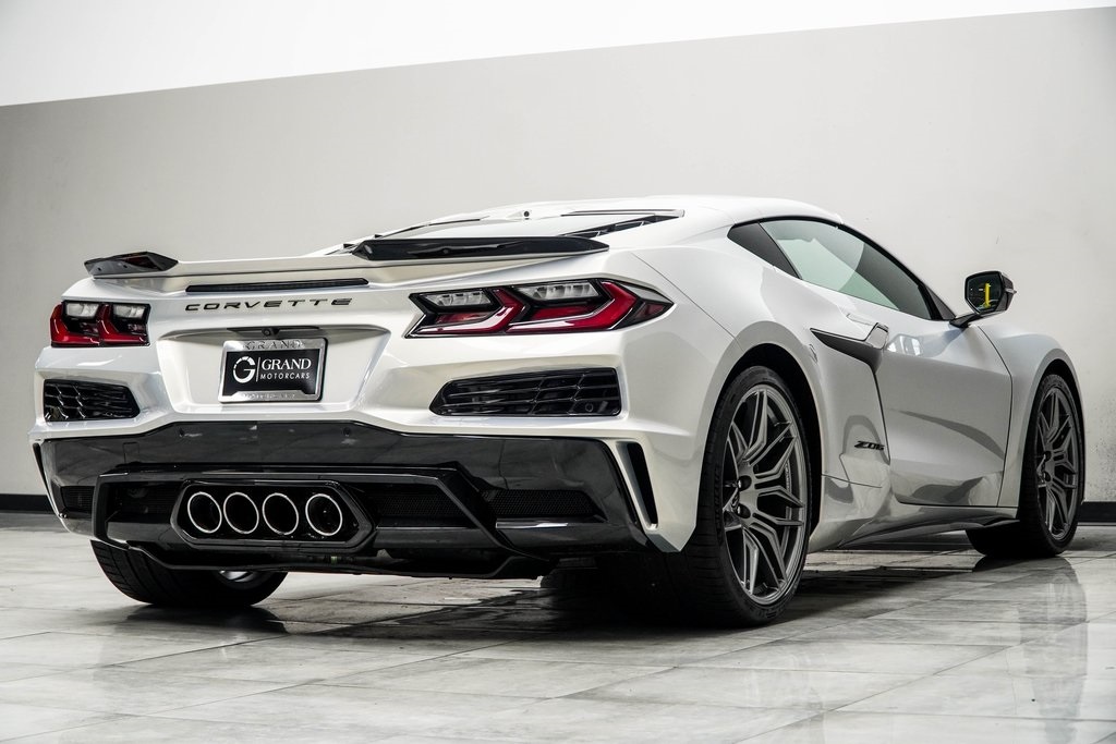 Vehicle image 6 of 40