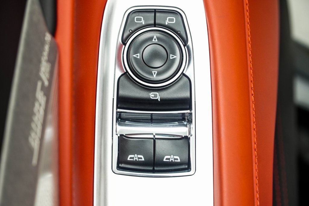 Vehicle image 35 of 40
