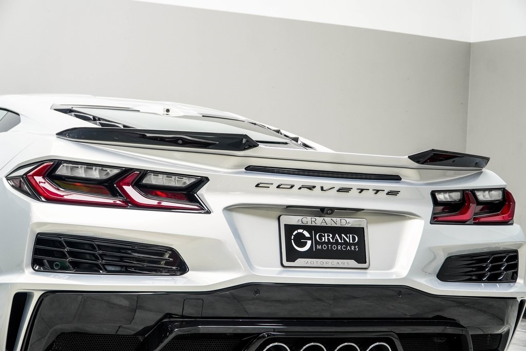 Vehicle image 14 of 40