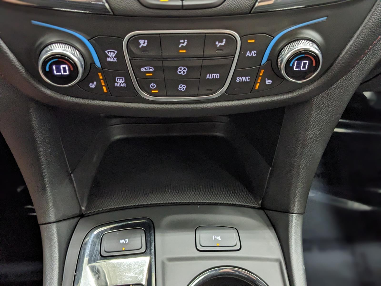 Vehicle image 27 of 30