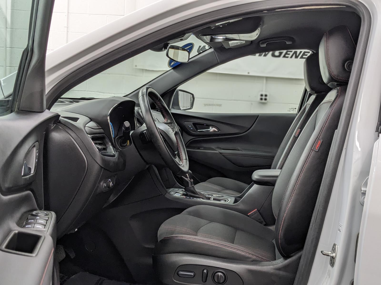 Vehicle image 15 of 30