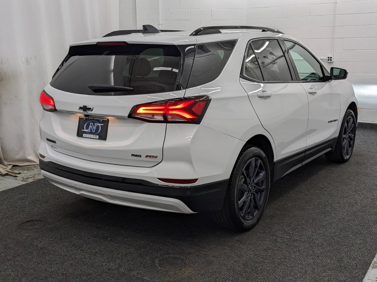 Vehicle image 4 of 30
