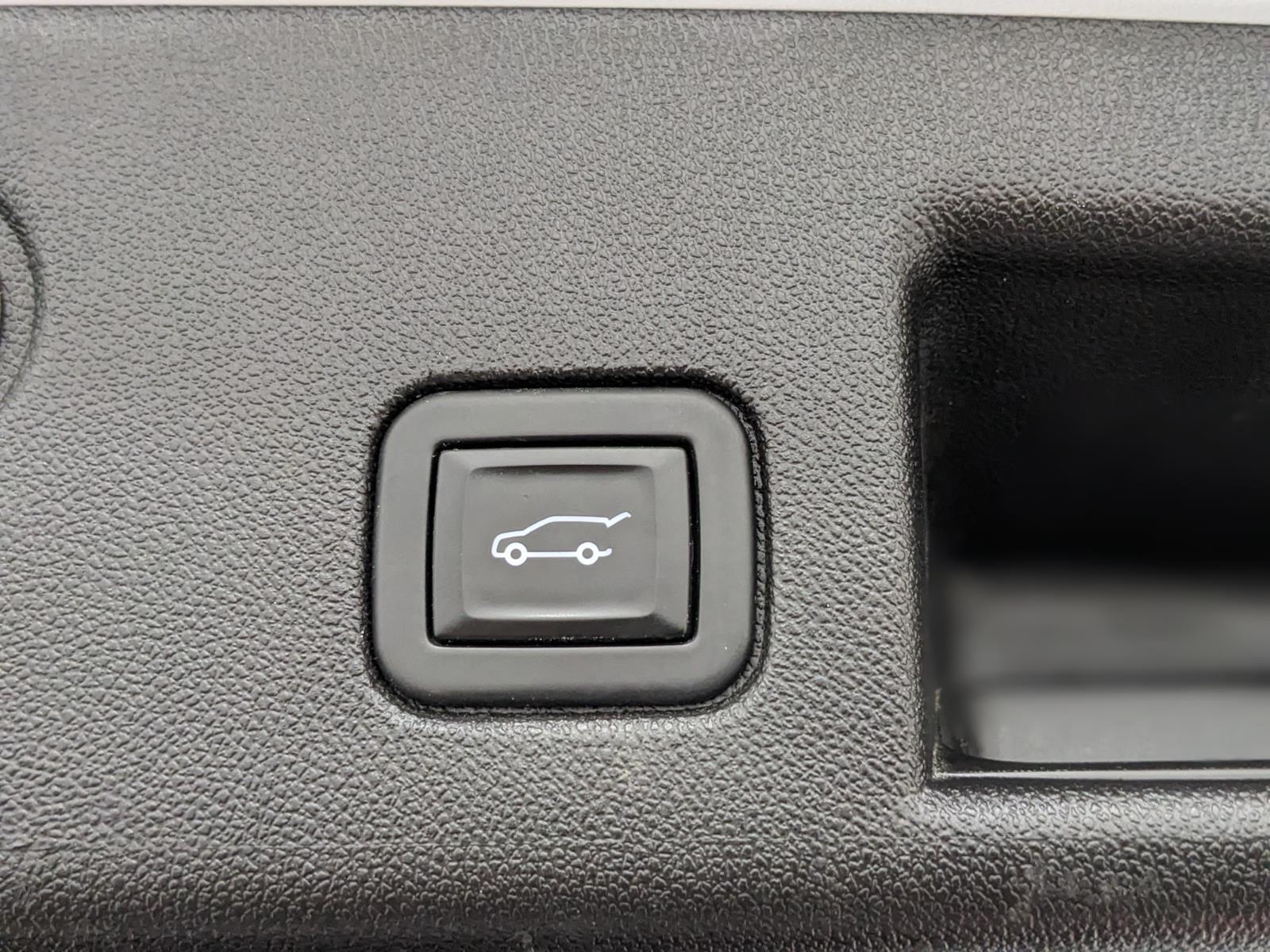Vehicle image 24 of 30