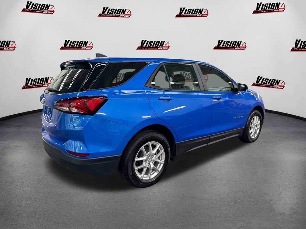 2024 Chevrolet Equinox LS Image 5 of 38
