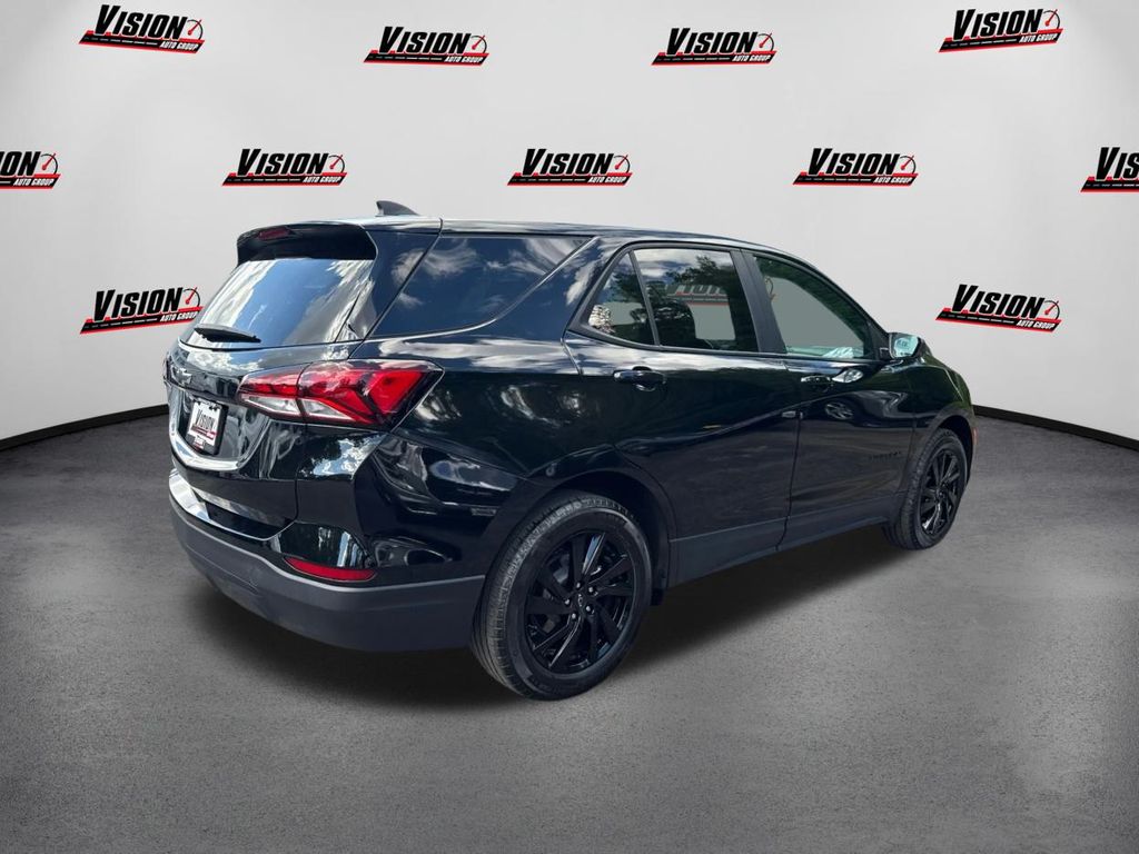2024 Chevrolet Equinox LS Image 5 of 38
