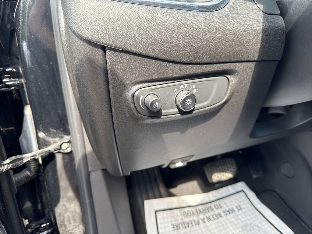 2024 Chevrolet Equinox LS Image 31 of 38