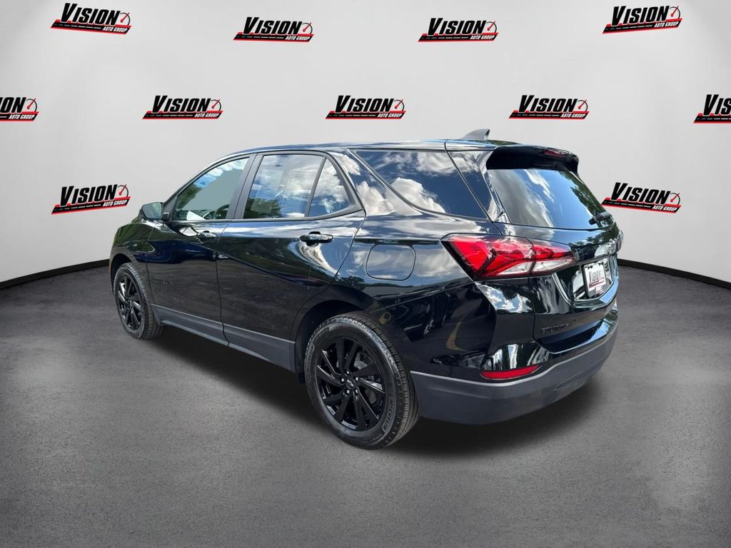 2024 Chevrolet Equinox LS Image 7 of 38