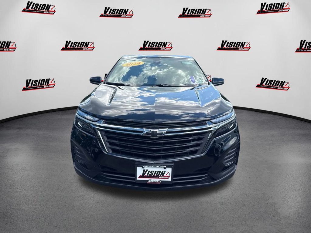 2024 Chevrolet Equinox LS Image 3 of 38