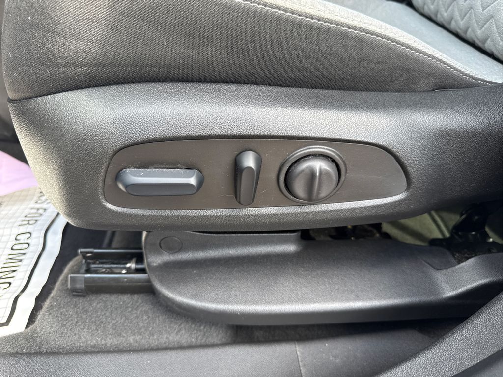 2024 Chevrolet Equinox LS Image 34 of 38