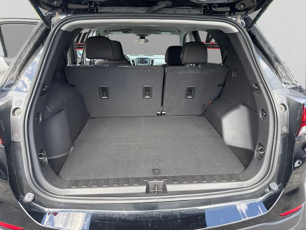 2024 Chevrolet Equinox LS Image 10 of 38
