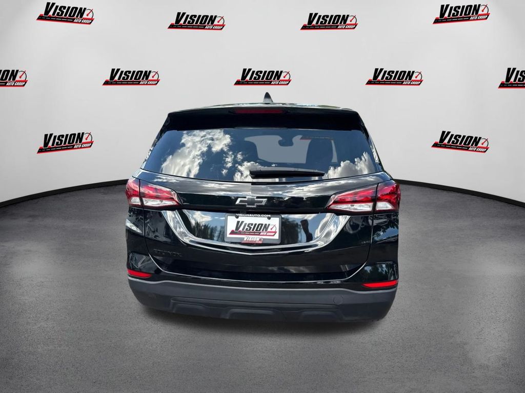 2024 Chevrolet Equinox LS Image 6 of 38