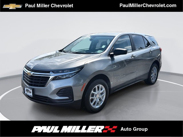 2024 Chevrolet Equinox LS Image 2 of 36