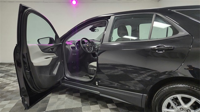 Vehicle image 18 of 26