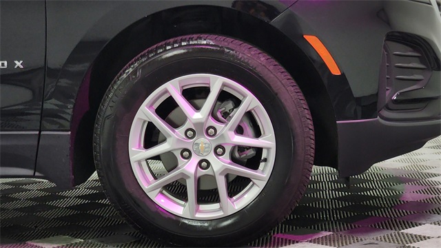 Vehicle image 24 of 26