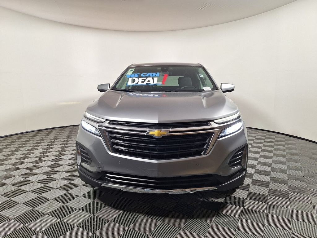 2024 Chevrolet Equinox LT Image 2 of 30