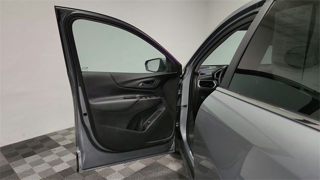 Vehicle image 18 of 26