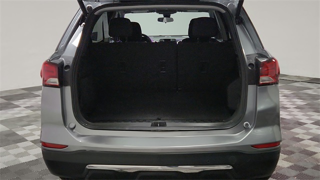 Vehicle image 21 of 26