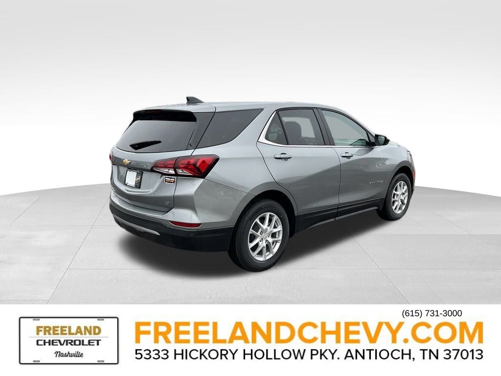 Vehicle image 4 of 24