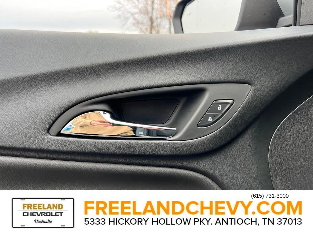 Vehicle image 9 of 24