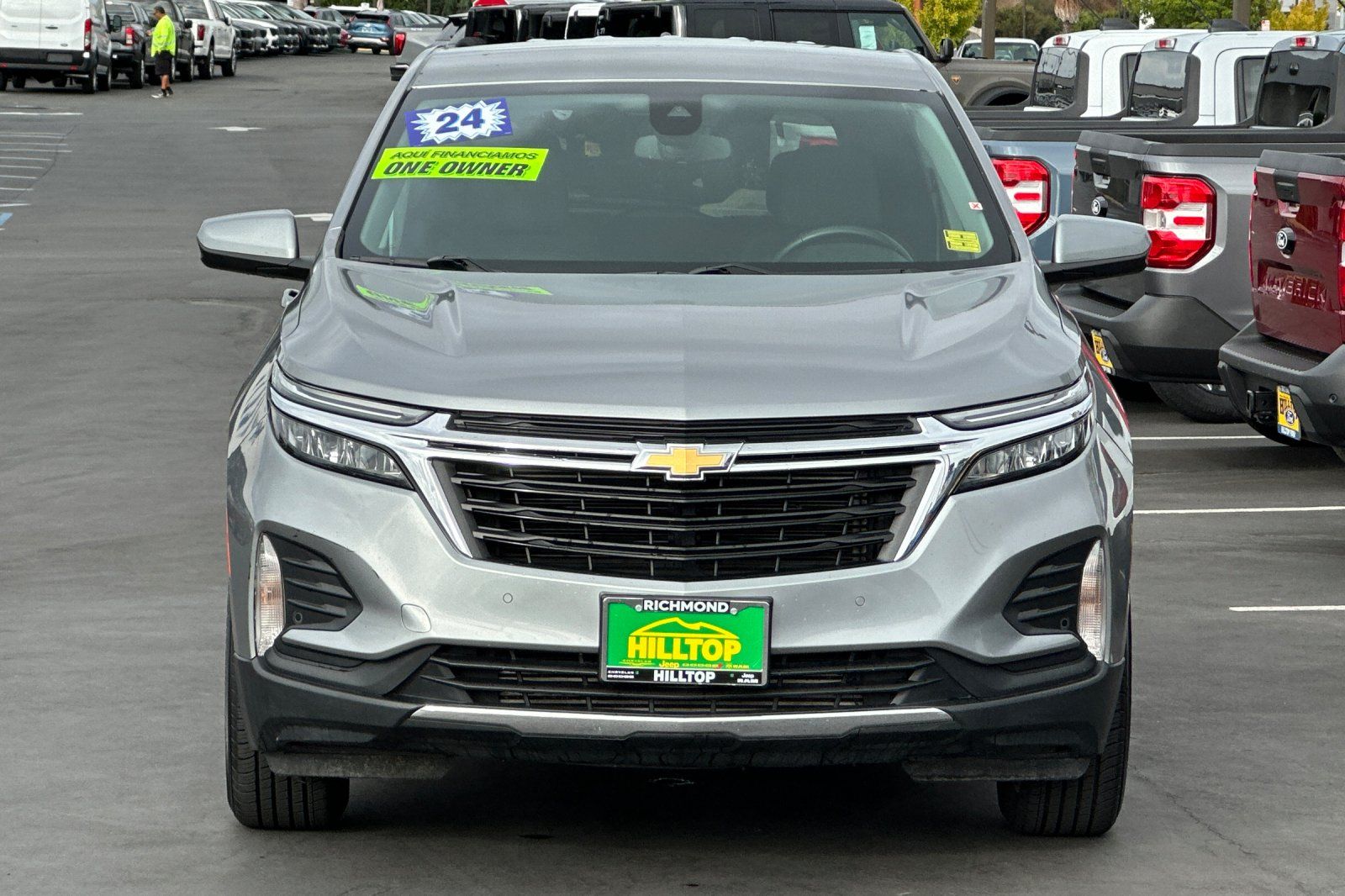 2024 Chevrolet Equinox LT Image 2 of 30
